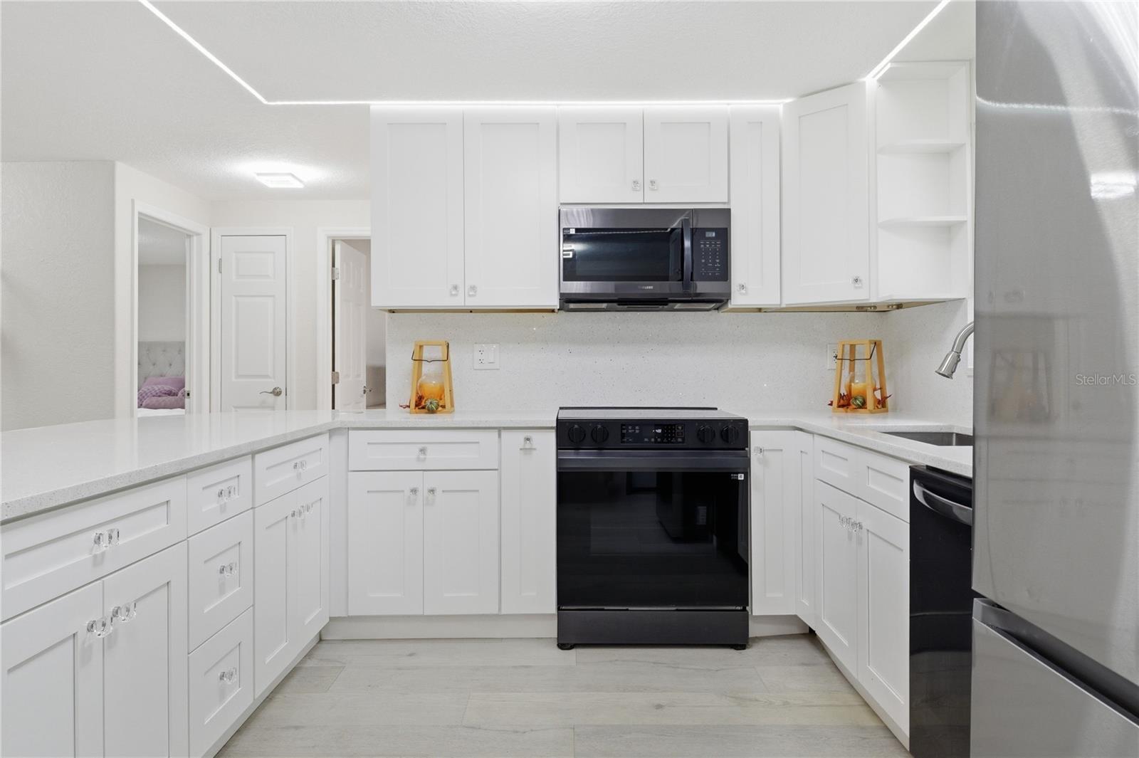6338 ABERDEEN AVE — photo 4