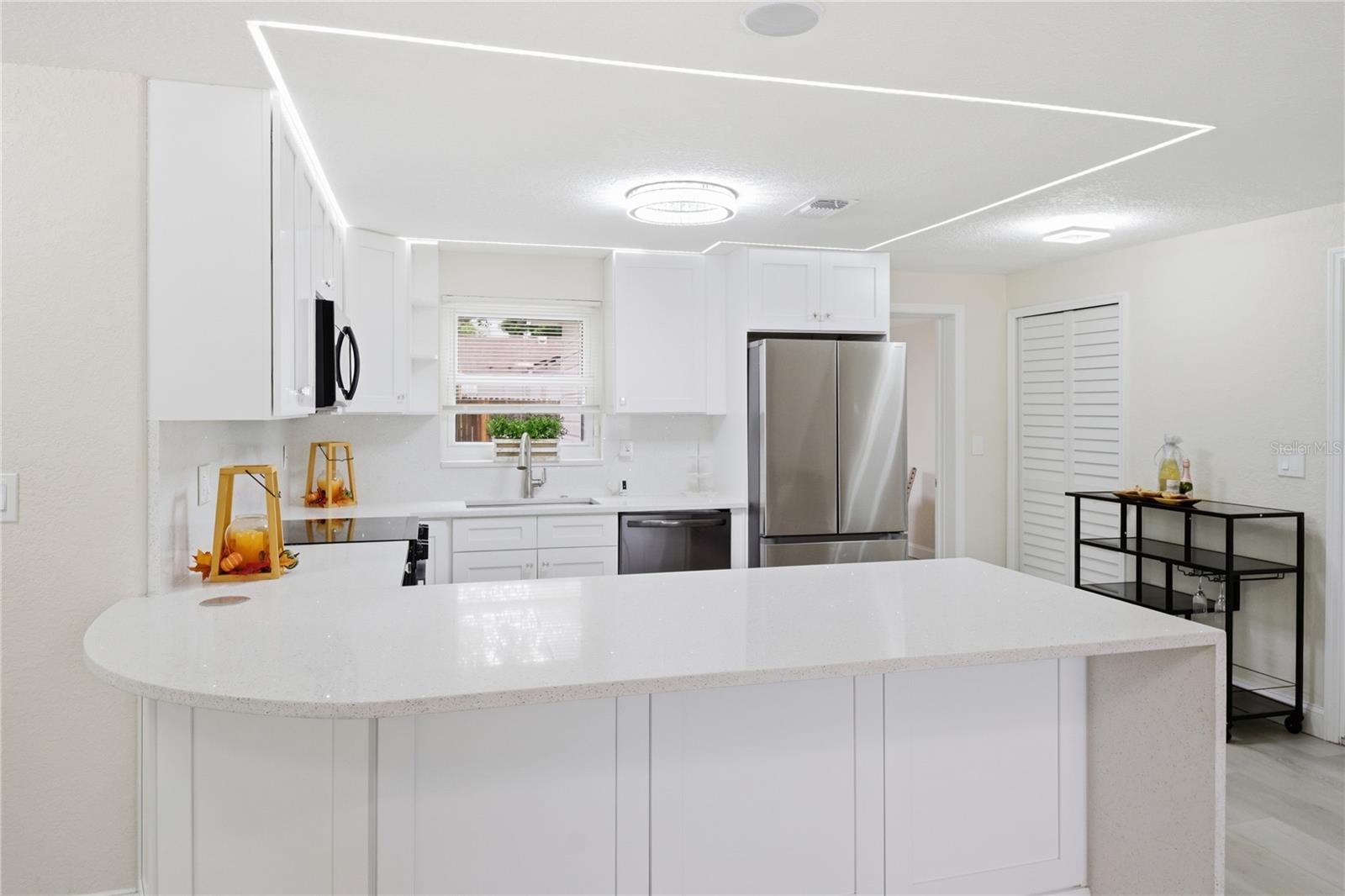 6338 ABERDEEN AVE — photo 3