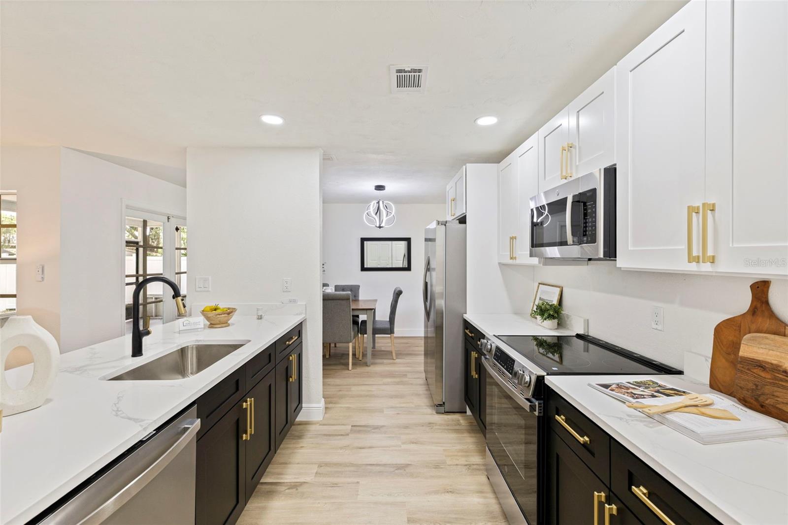 3651 GREATWOOD CT — photo 12