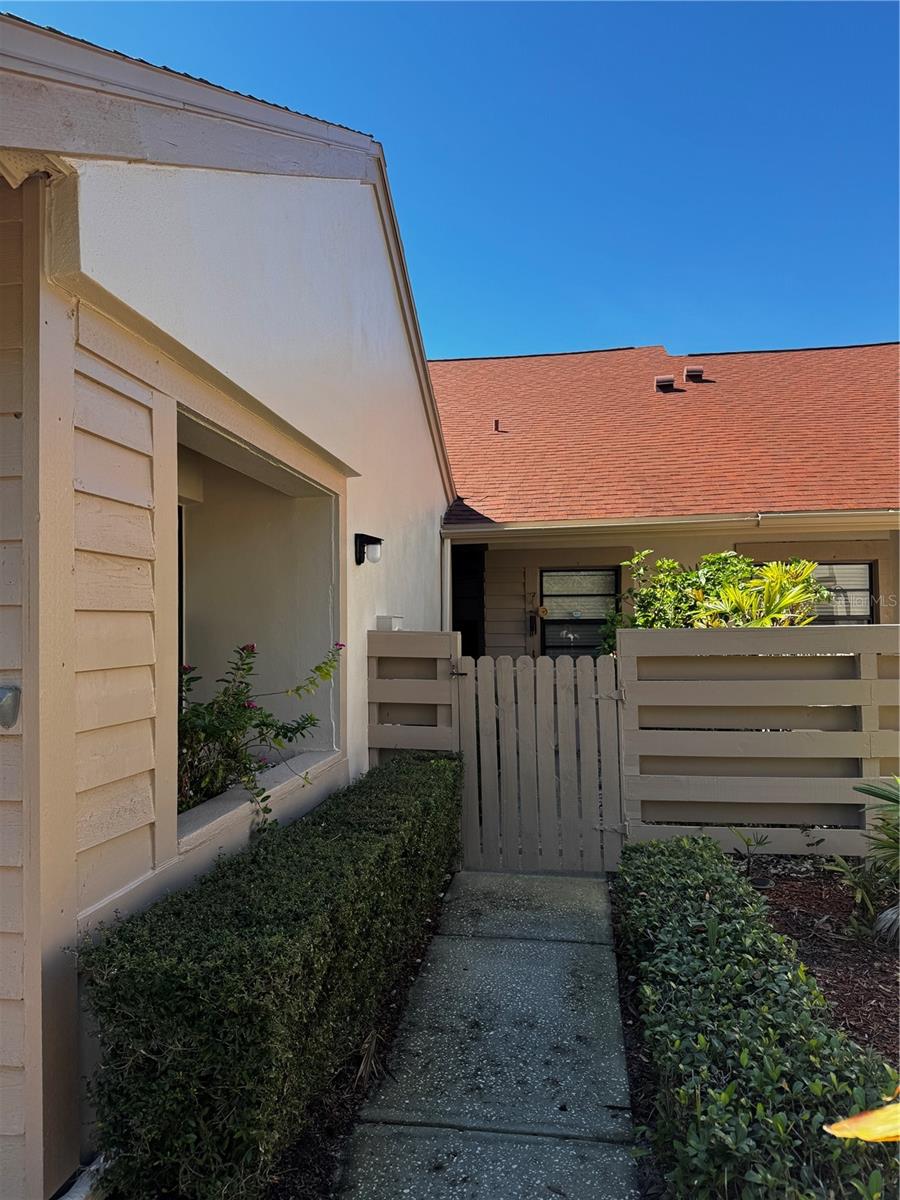 3670 IMPERIAL RIDGE PKWY — photo 2