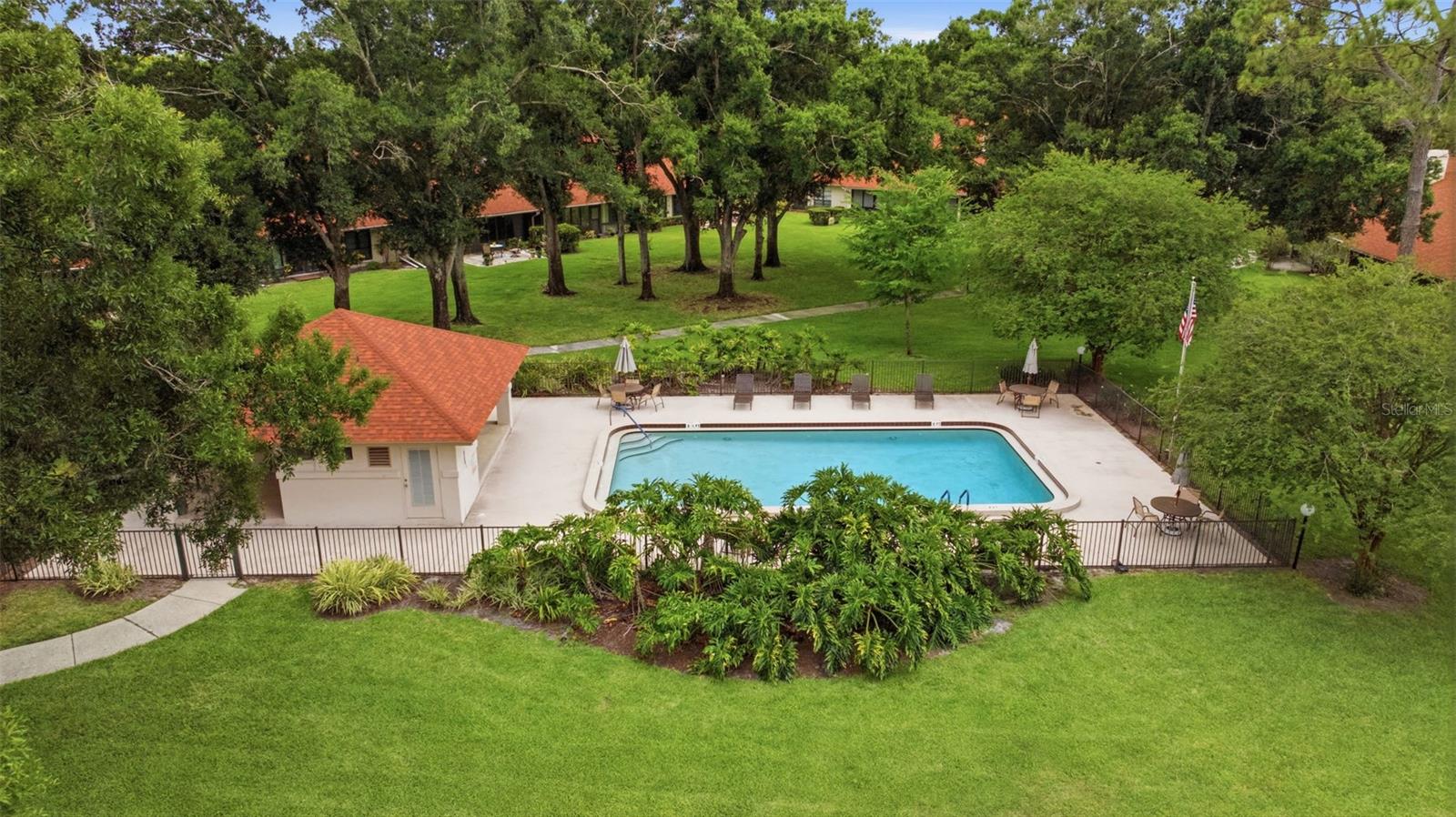 3670 IMPERIAL RIDGE PKWY — photo 36