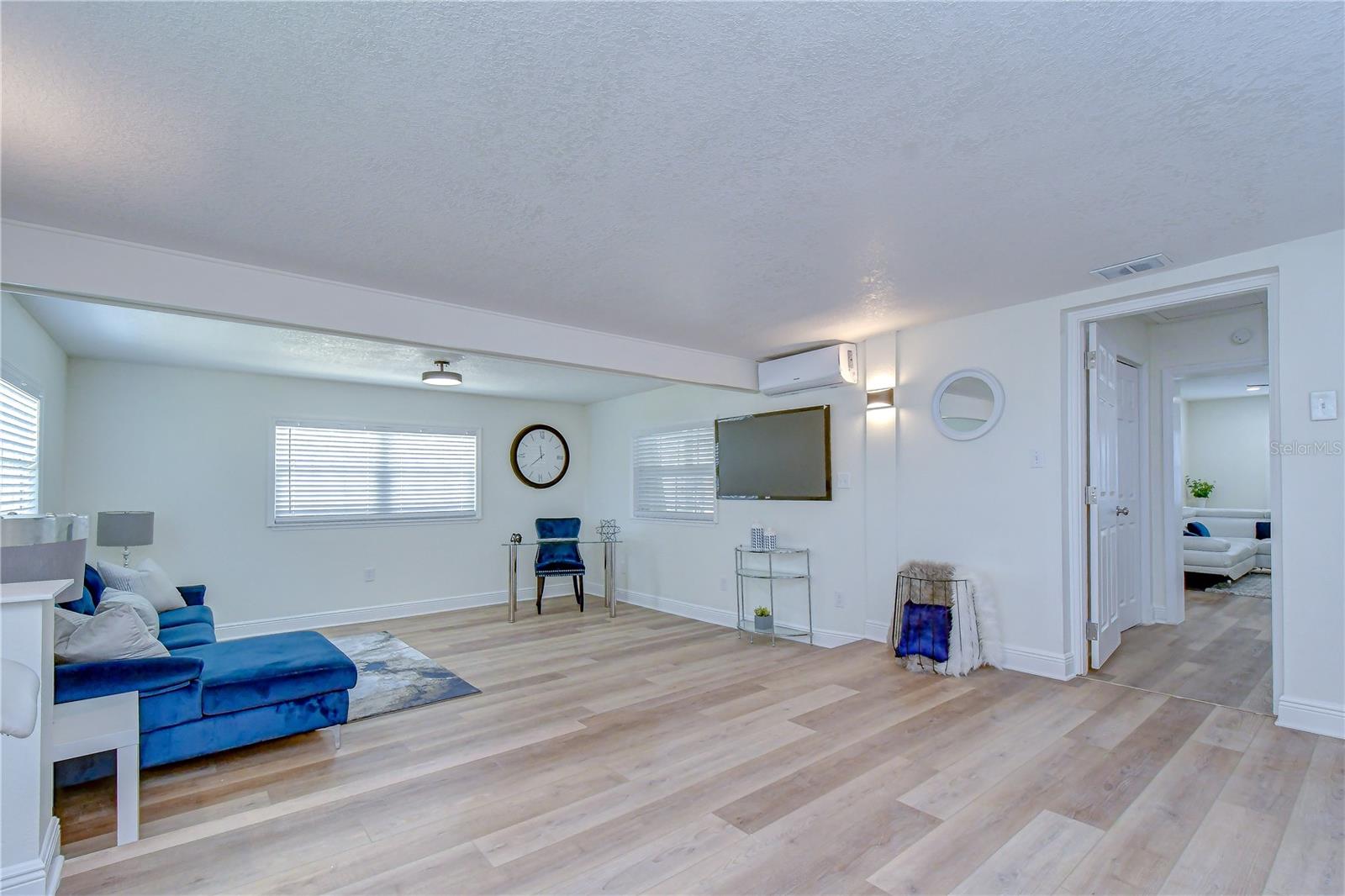 2101 W HAMILTON AVE — photo 20
