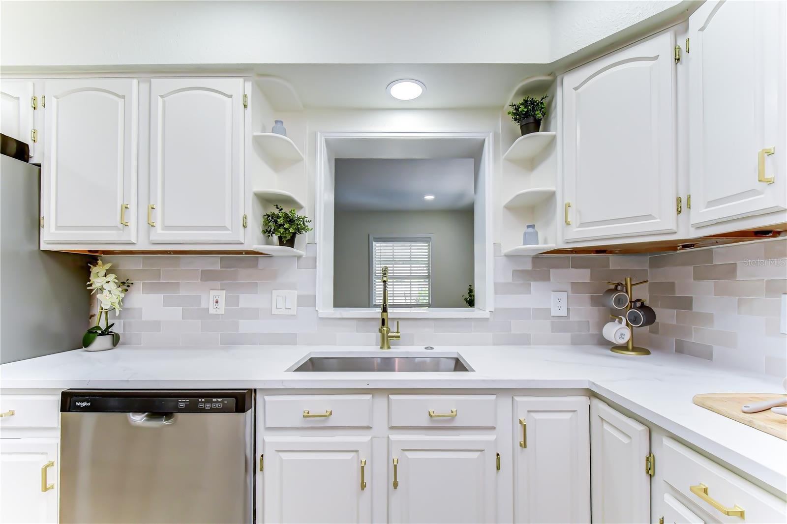 2101 W HAMILTON AVE — photo 9