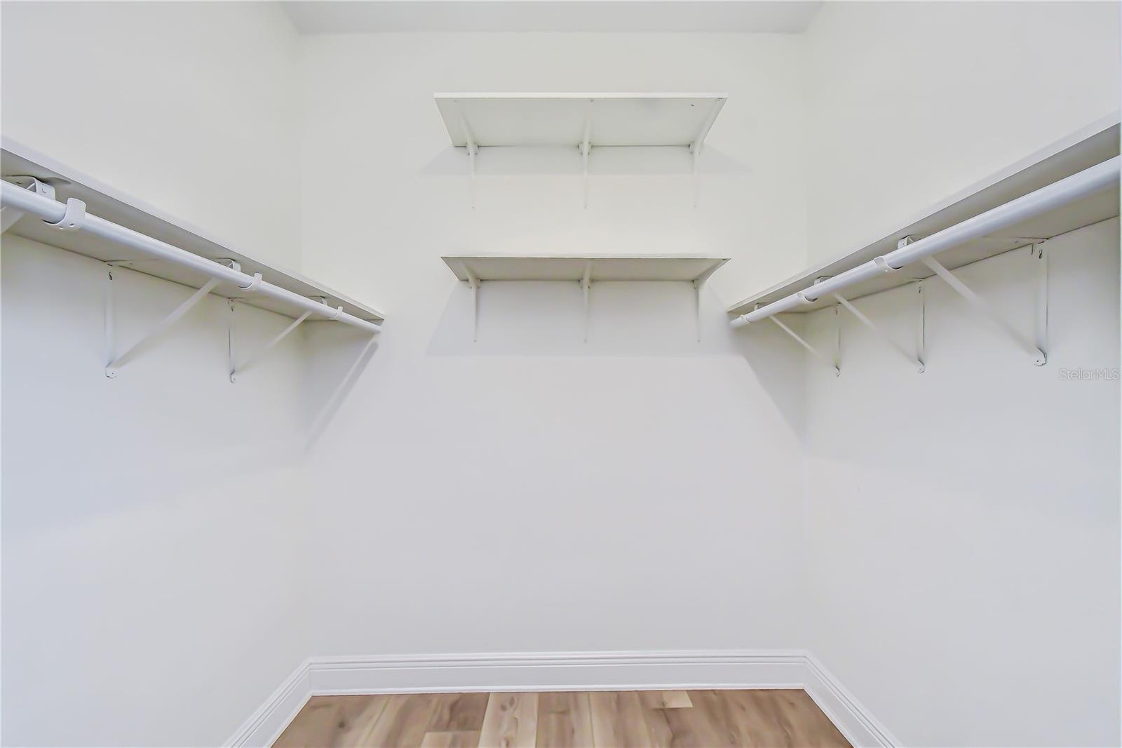 2101 W HAMILTON AVE — photo 18