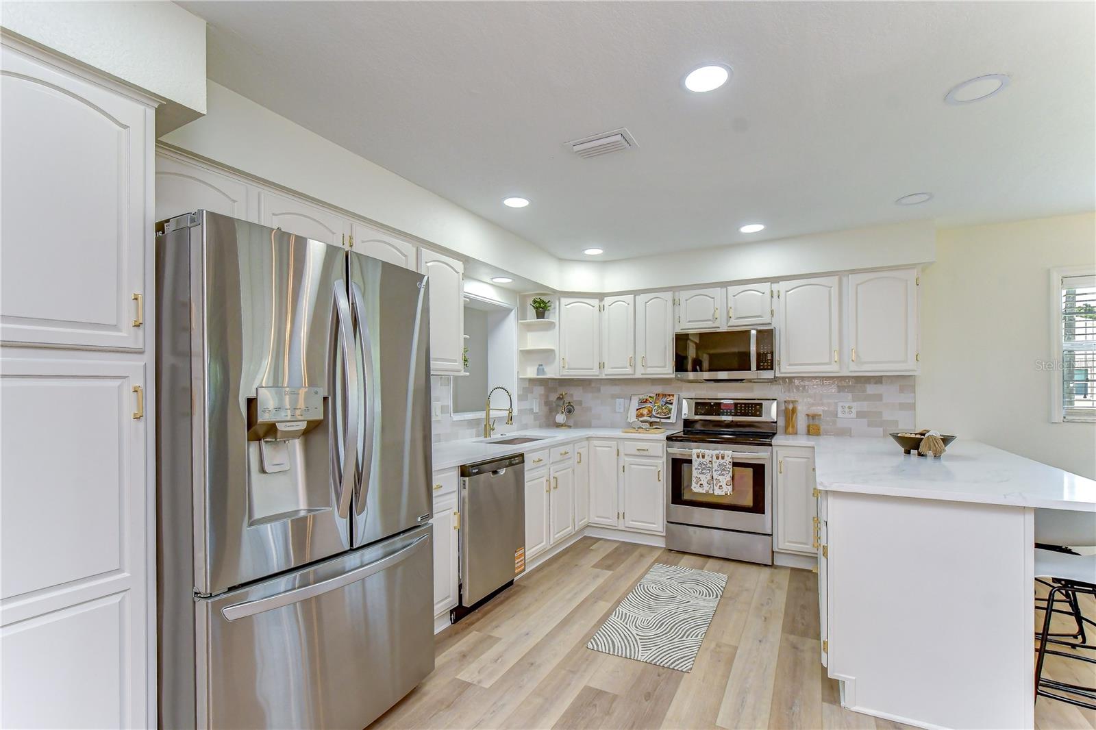 2101 W HAMILTON AVE — photo 7