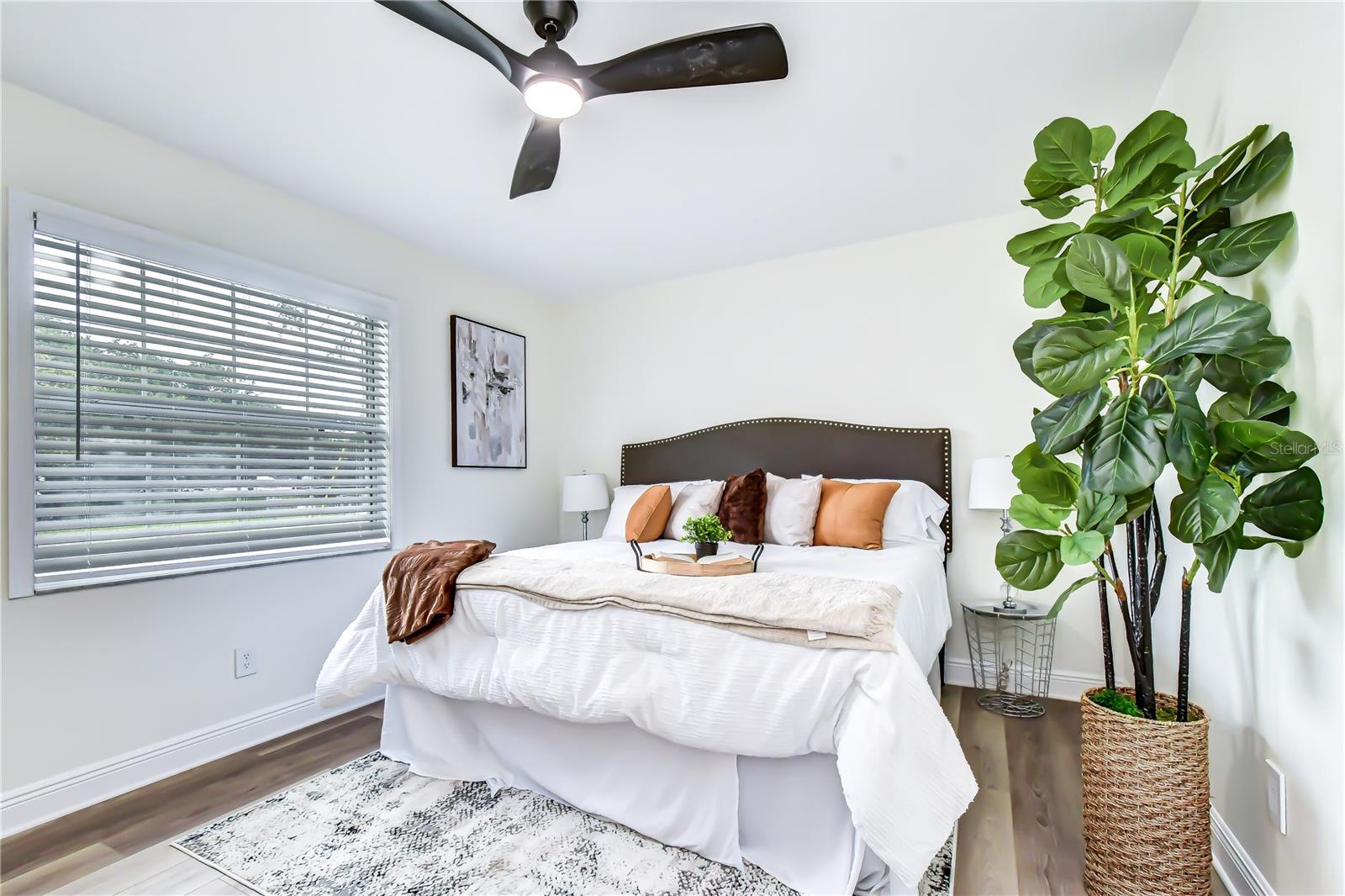 2101 W HAMILTON AVE — photo 16