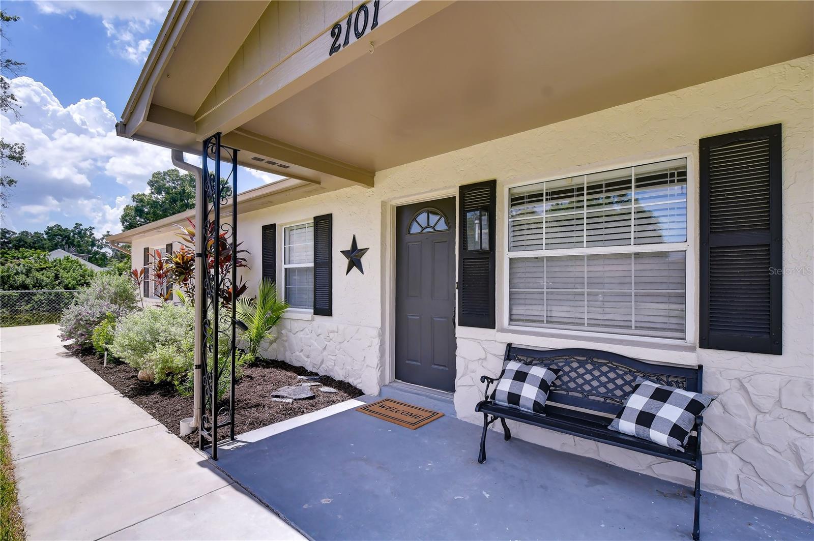 2101 W HAMILTON AVE — photo 2