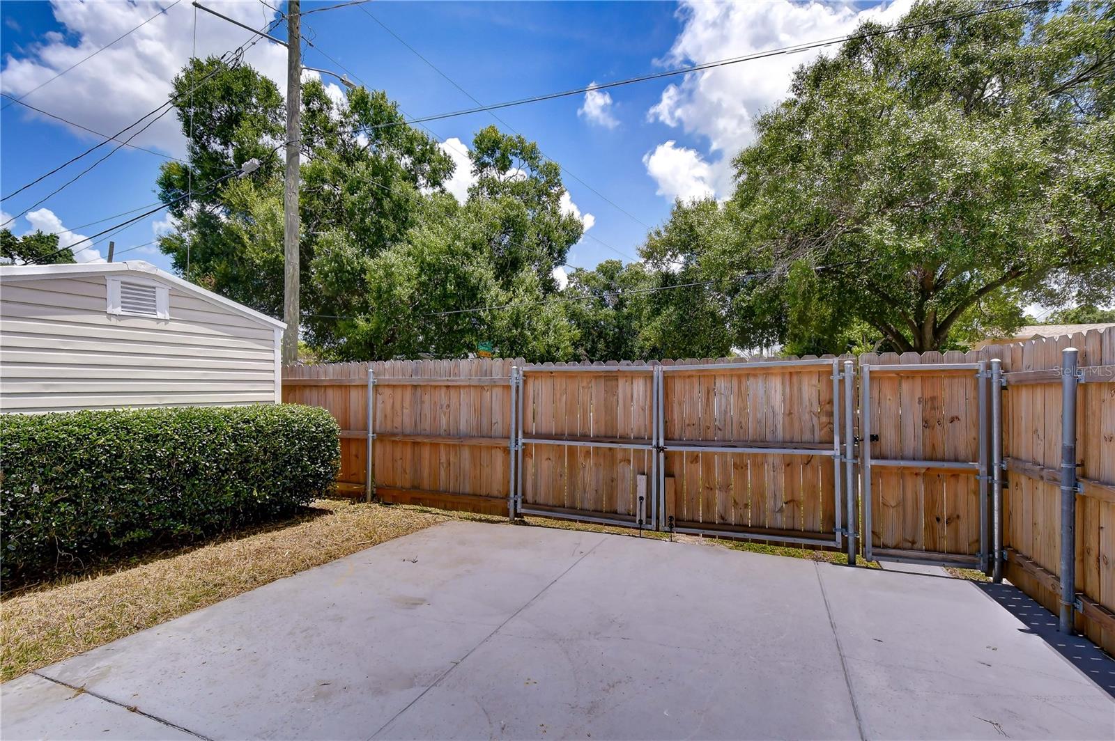 2101 W HAMILTON AVE — photo 26