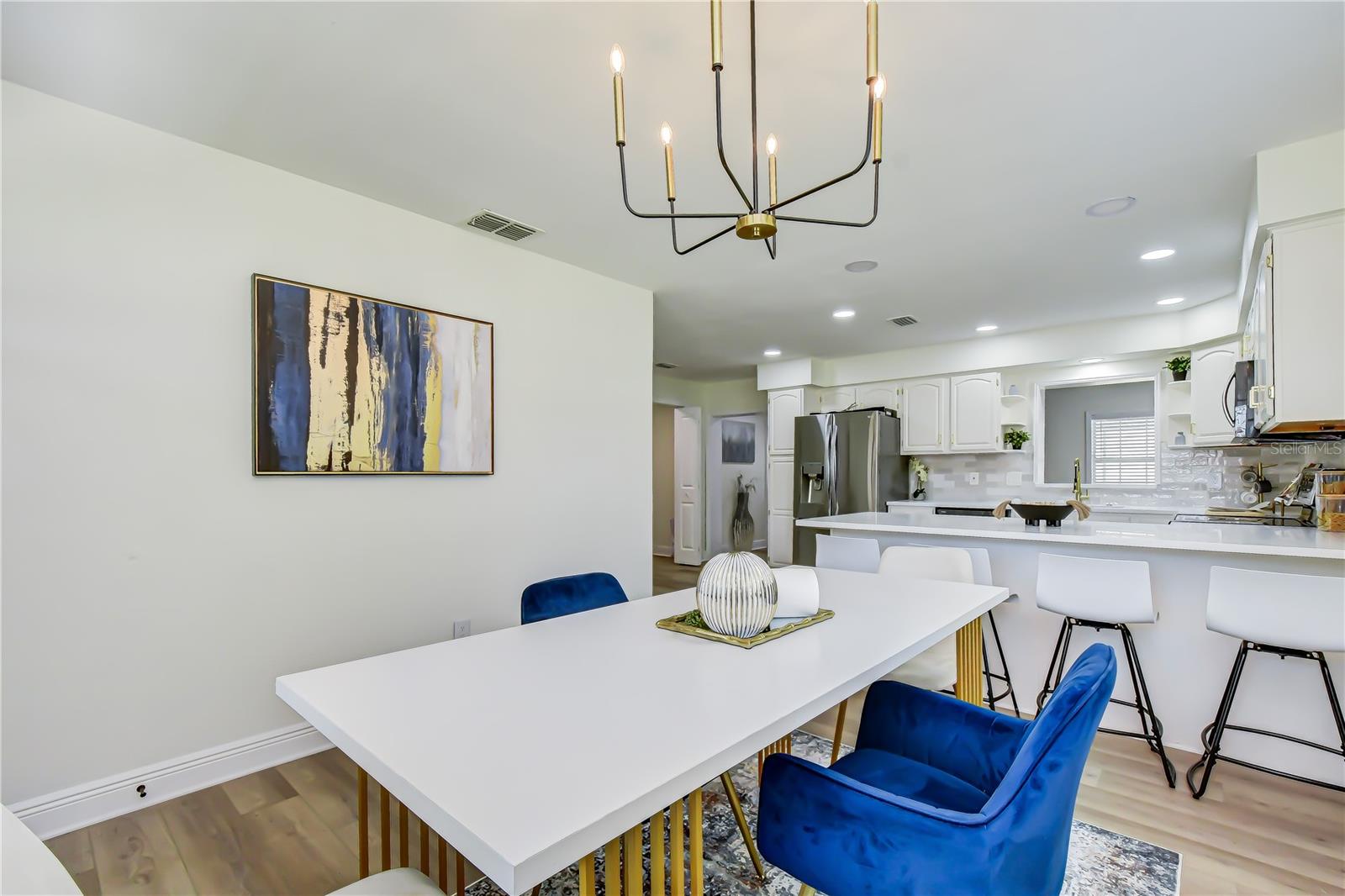 2101 W HAMILTON AVE — photo 5