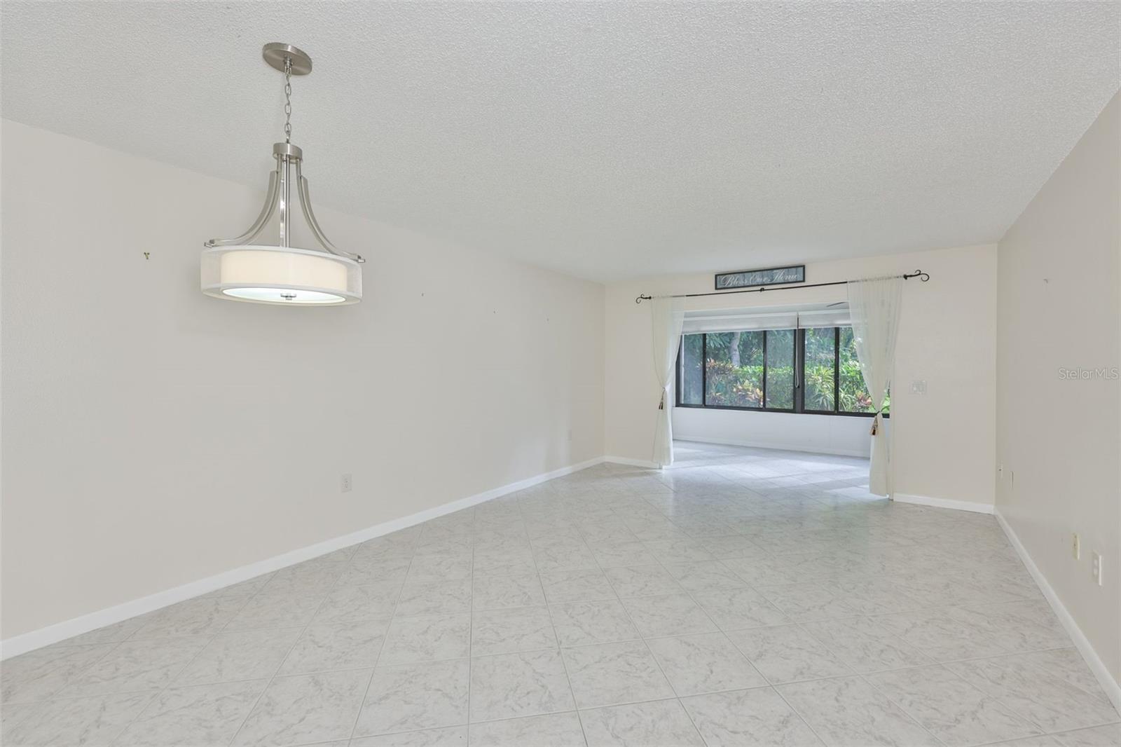 647 WOODLAWN DR #647 — photo 18