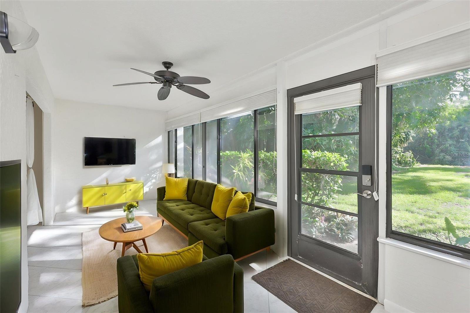 647 WOODLAWN DR #647 — photo 25