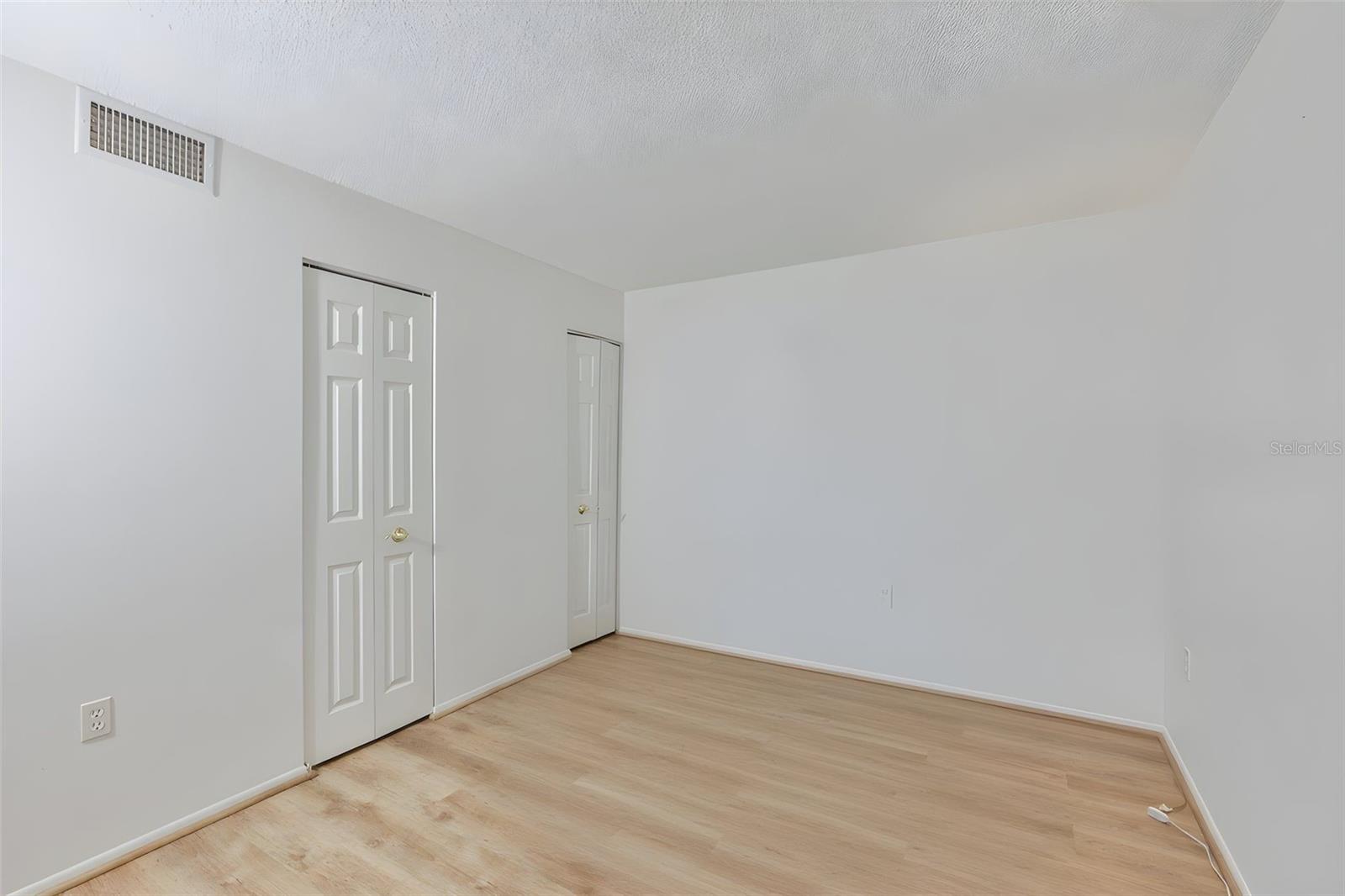 647 WOODLAWN DR #647 — photo 8