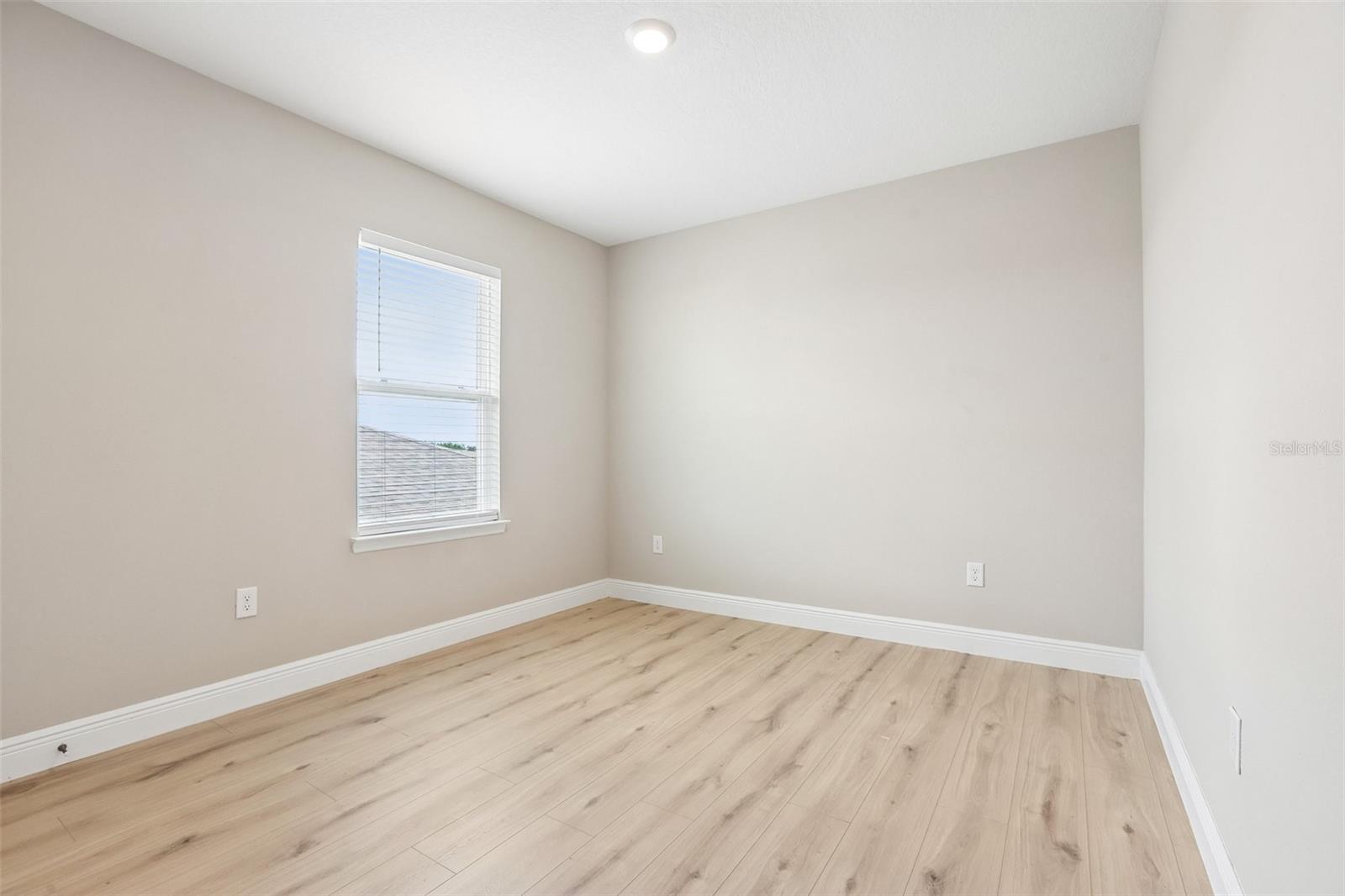 327 MANGROVE MANOR DR — photo 20
