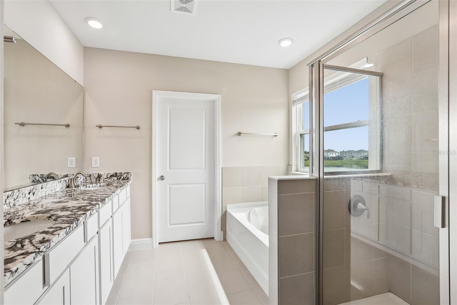327 MANGROVE MANOR DR — photo 16