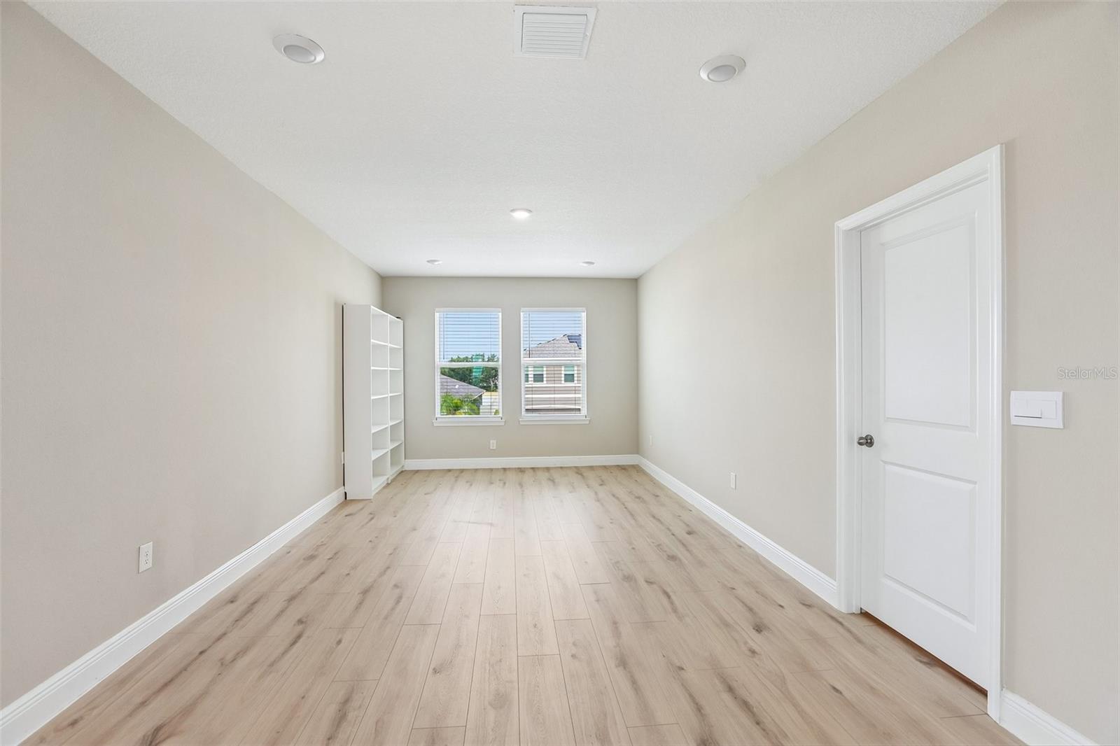 327 MANGROVE MANOR DR — photo 13