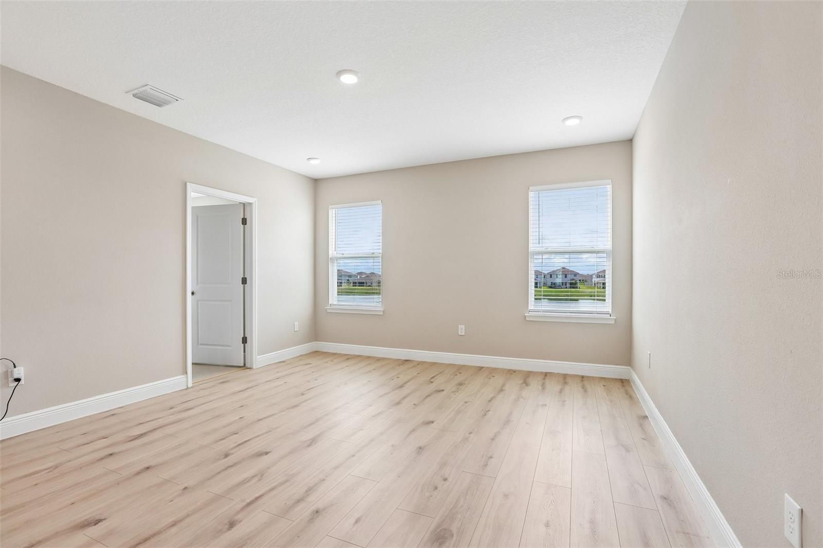 327 MANGROVE MANOR DR — photo 14