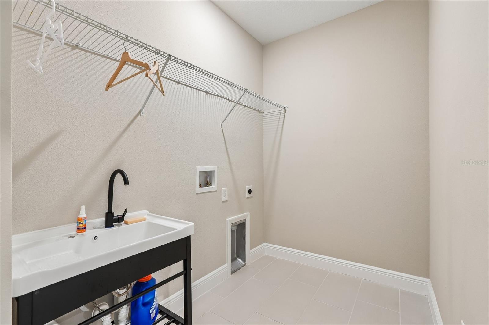 327 MANGROVE MANOR DR — photo 19