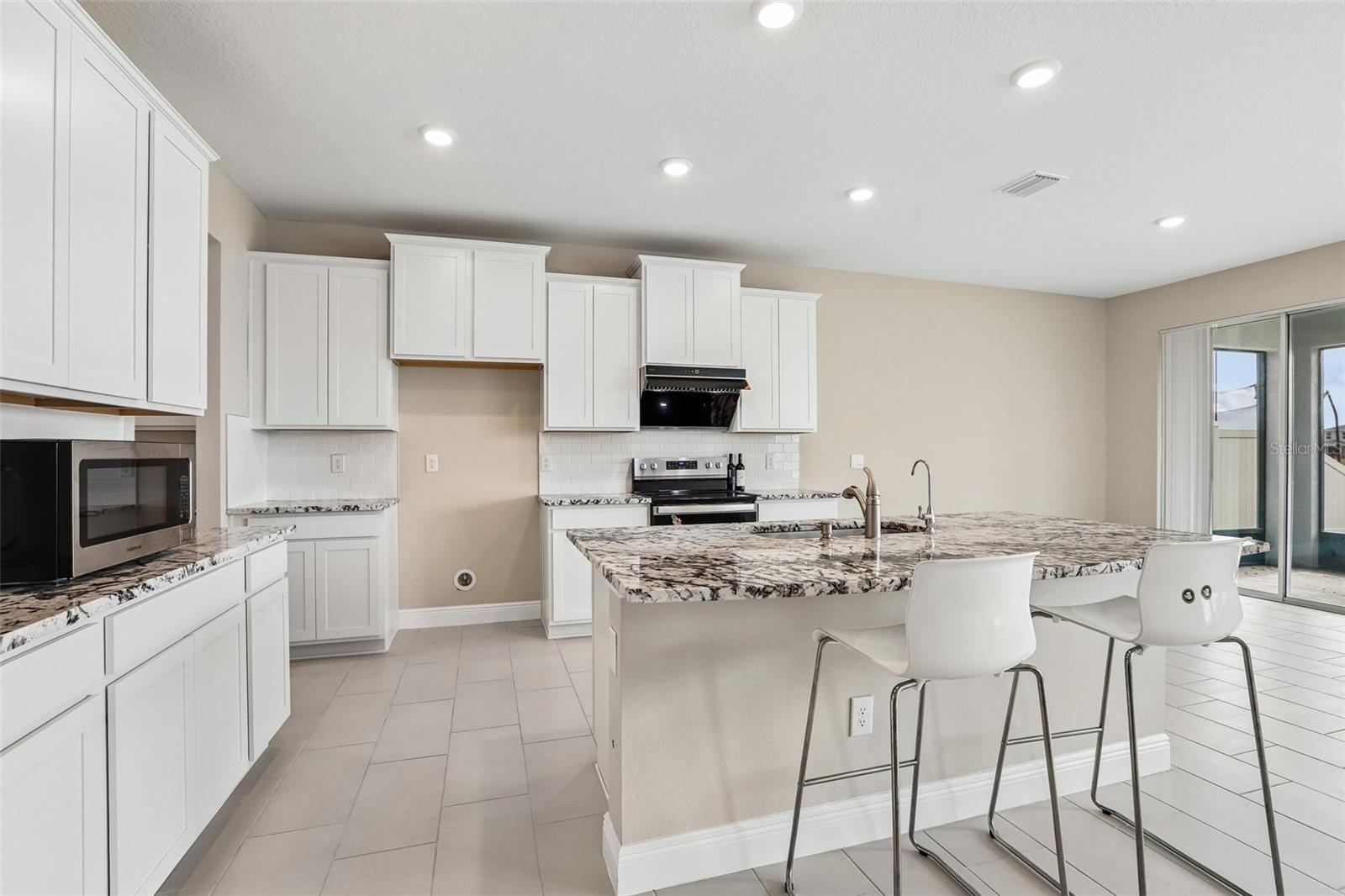 327 MANGROVE MANOR DR — photo 7