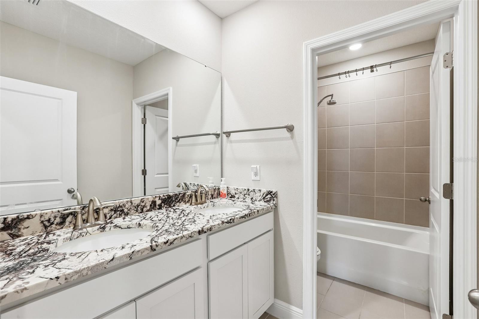327 MANGROVE MANOR DR — photo 21