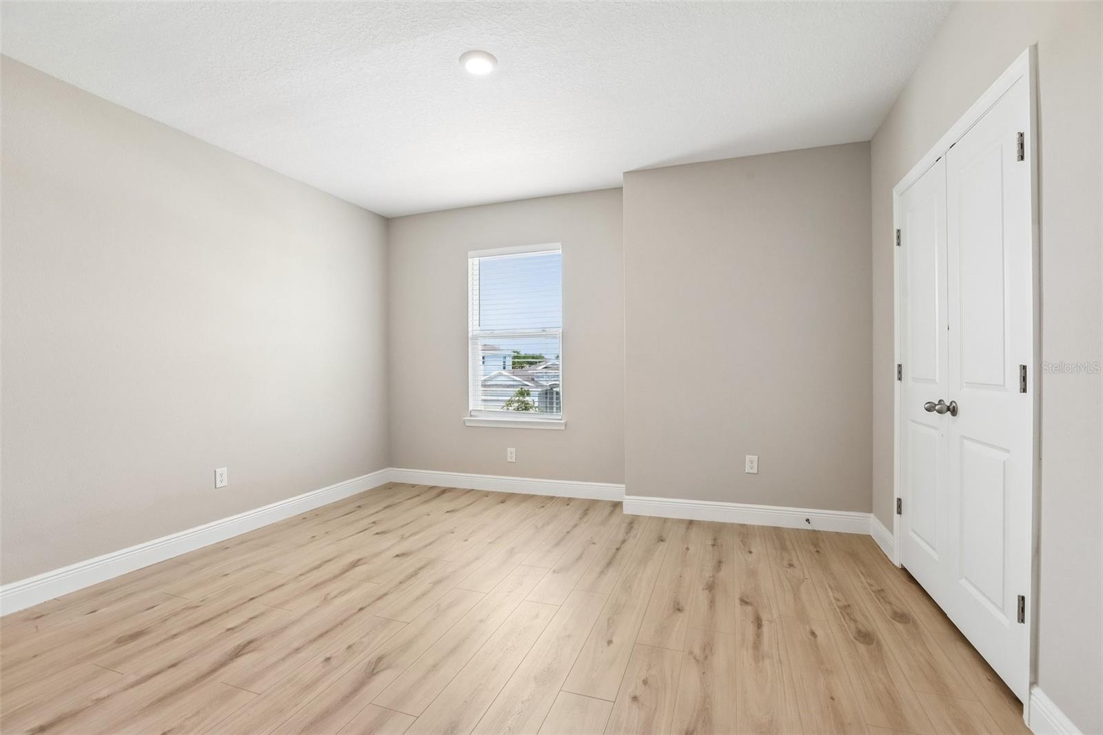 327 MANGROVE MANOR DR — photo 22