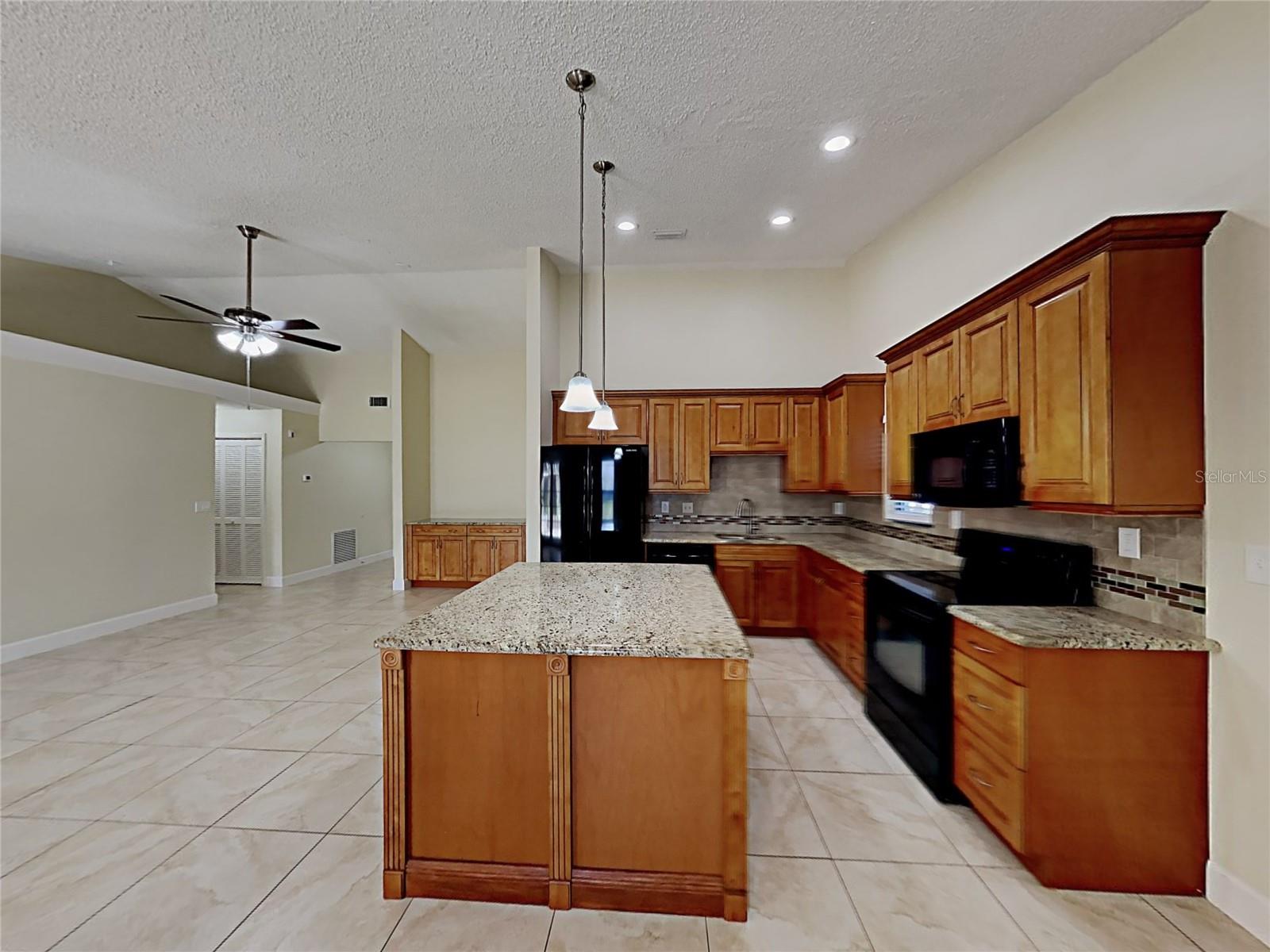 1320 NOELL BLVD — photo 10