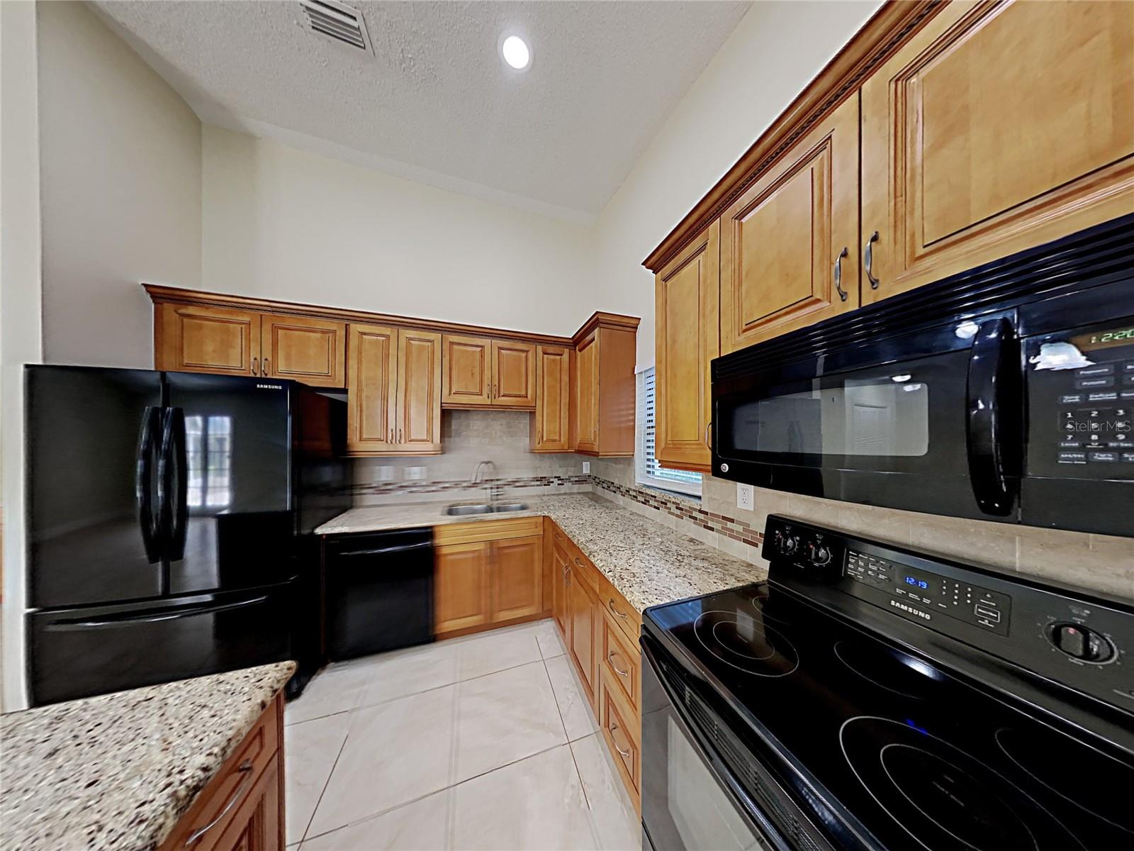 1320 NOELL BLVD — photo 11