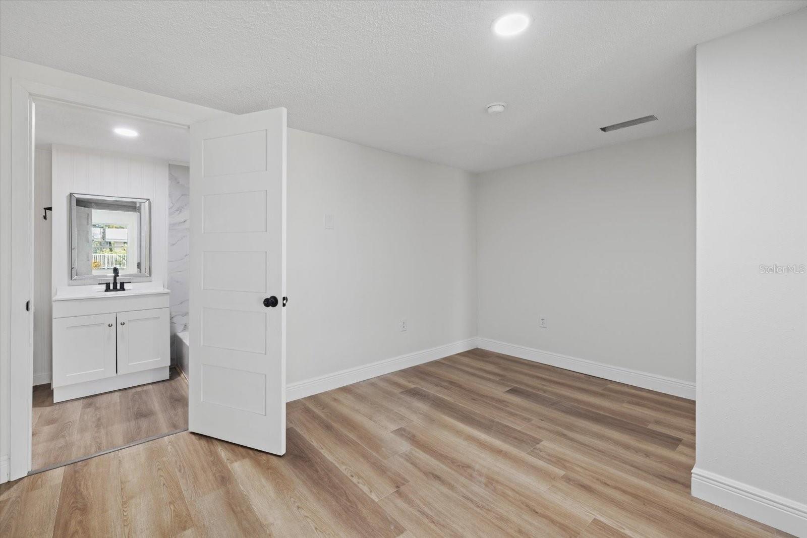 2818 OLYMPIC ST — photo 12