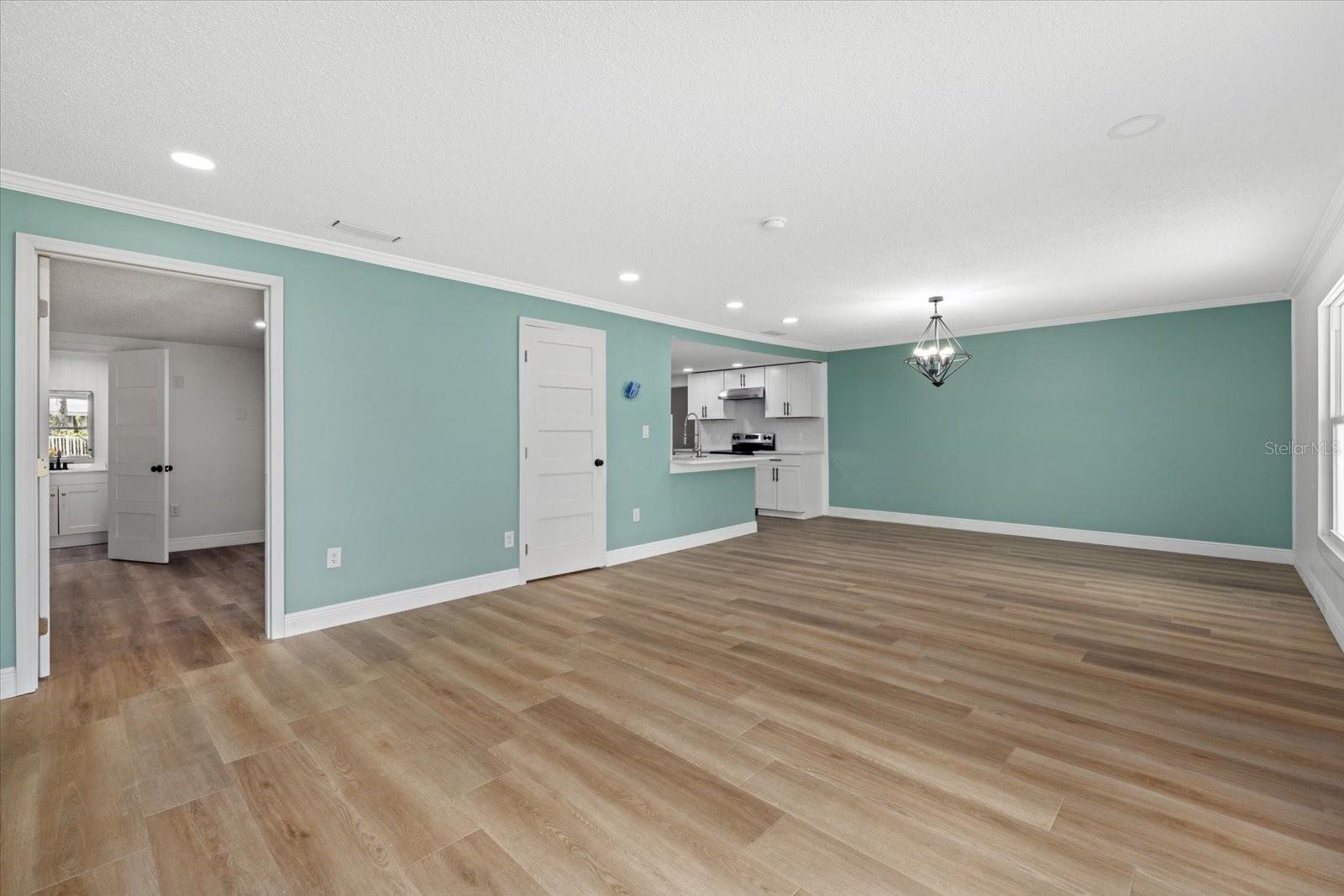 2818 OLYMPIC ST — photo 8