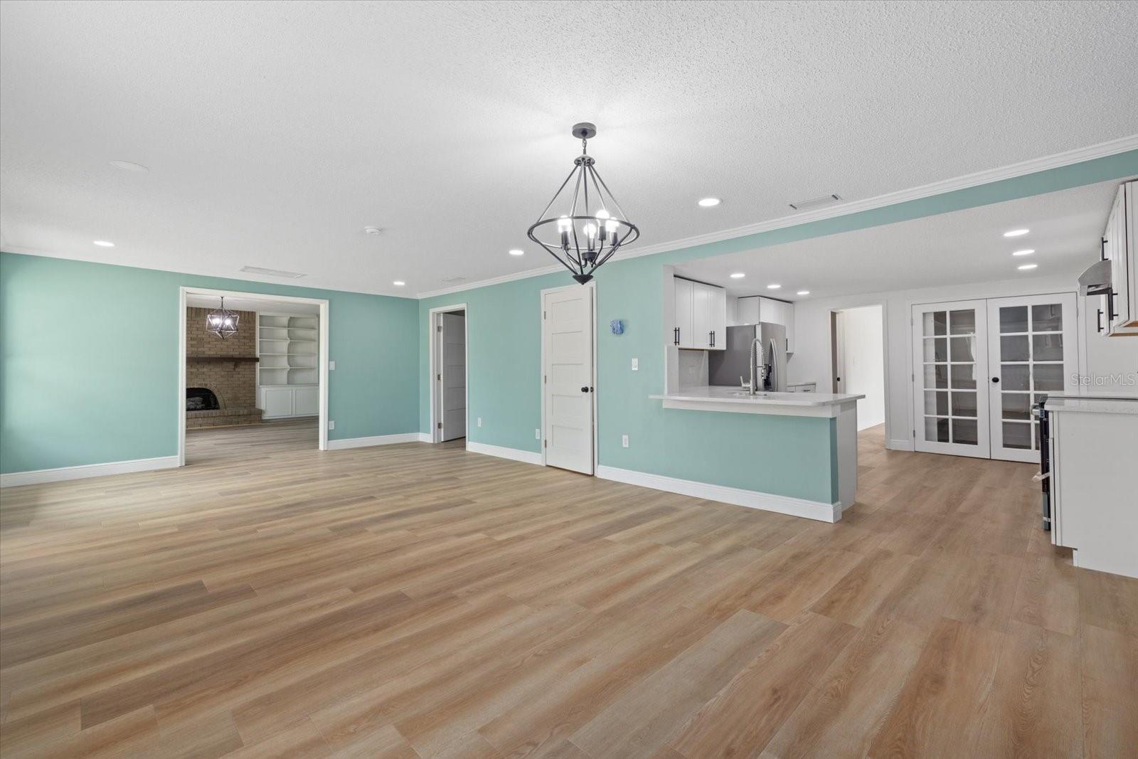 2818 OLYMPIC ST — photo 7