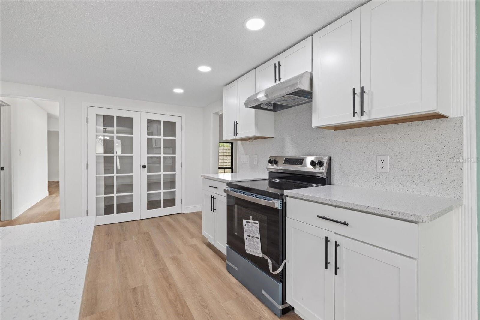 2818 OLYMPIC ST — photo 15