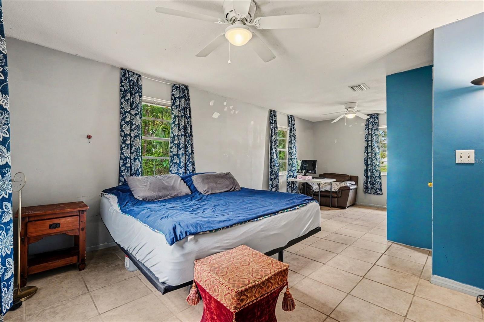 7206 ALAFIA DR — photo 12