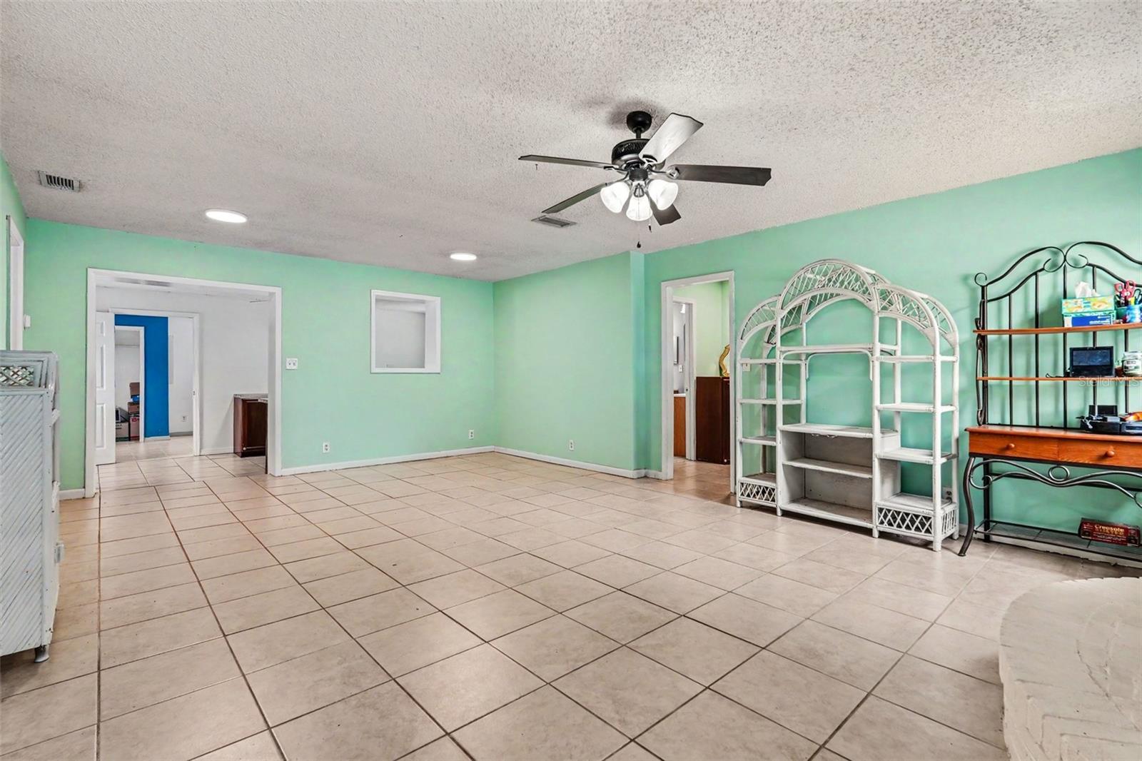 7206 ALAFIA DR — photo 4