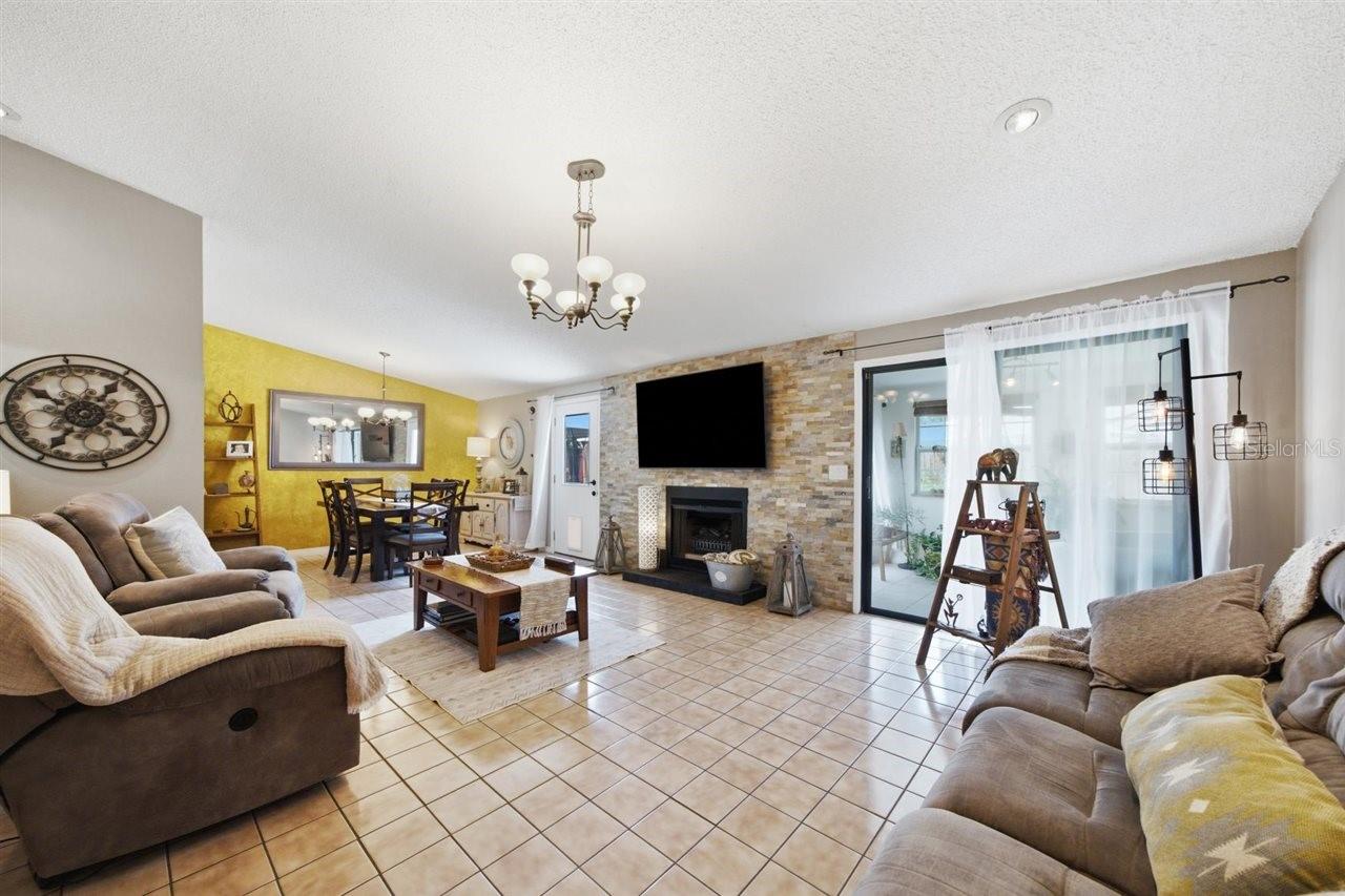 5309 BLACK PINE DR — photo 3