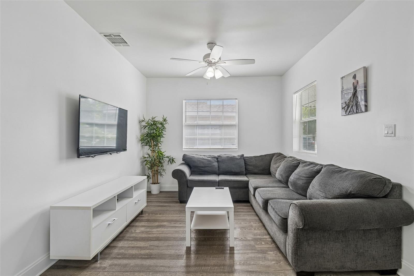 1406 E 23RD AVE — photo 5