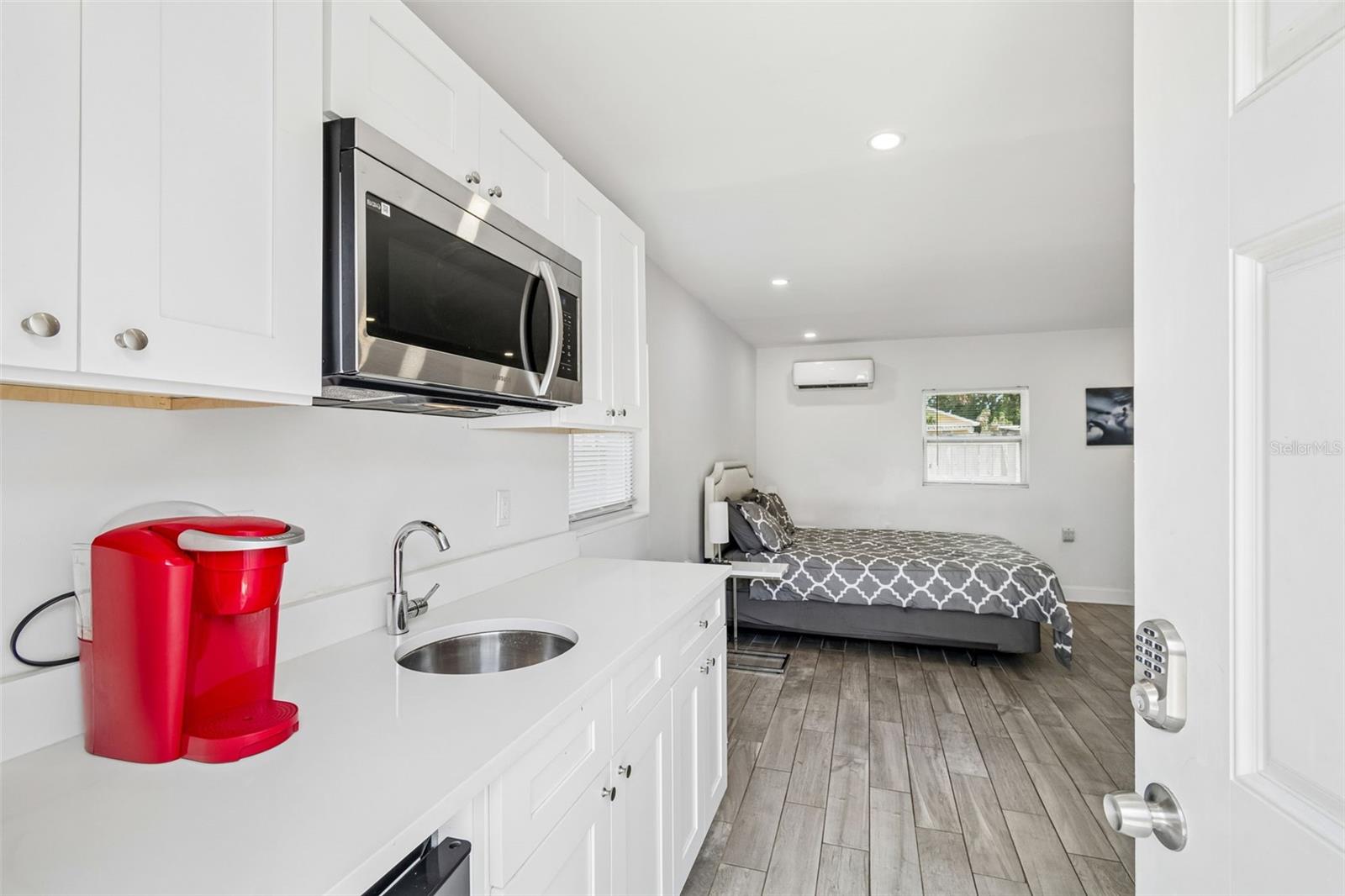1406 E 23RD AVE — photo 19