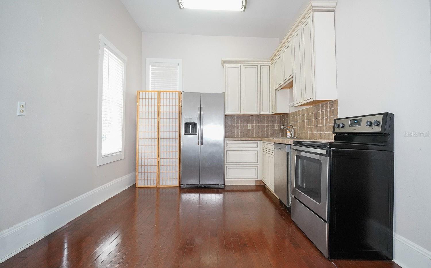 333 S PLANT AVE — photo 49