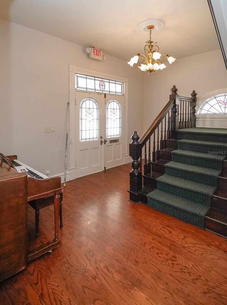 333 S PLANT AVE — photo 47