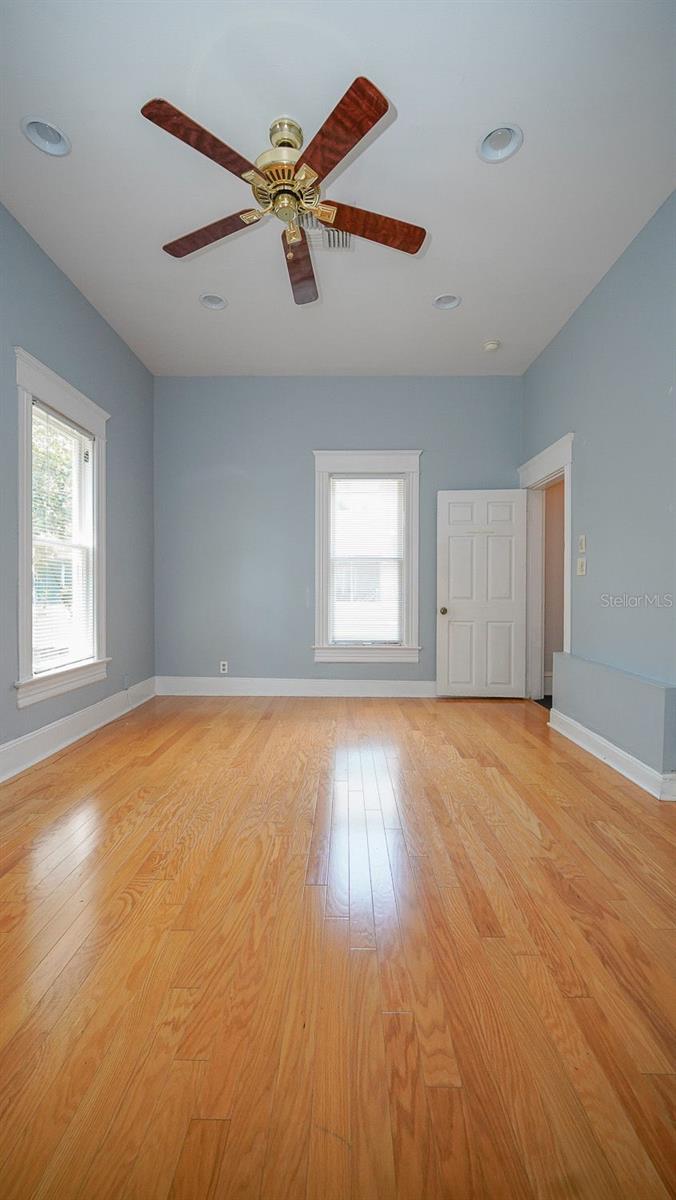 333 S PLANT AVE — photo 19