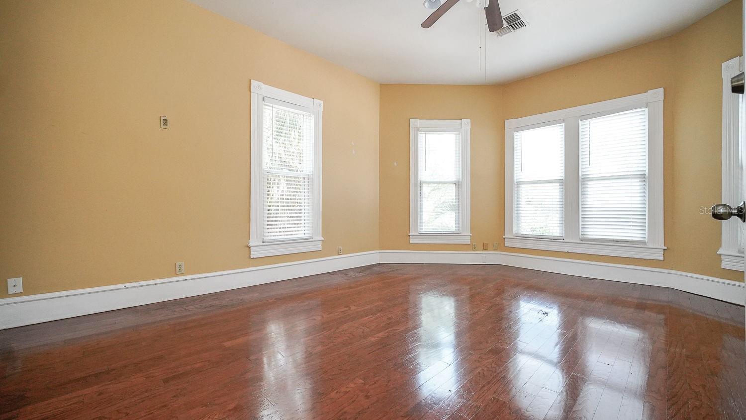 333 S PLANT AVE — photo 15