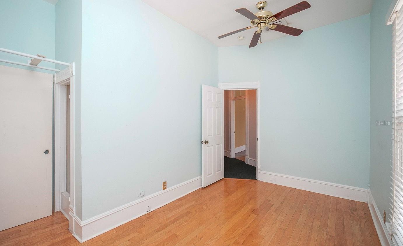 333 S PLANT AVE — photo 28