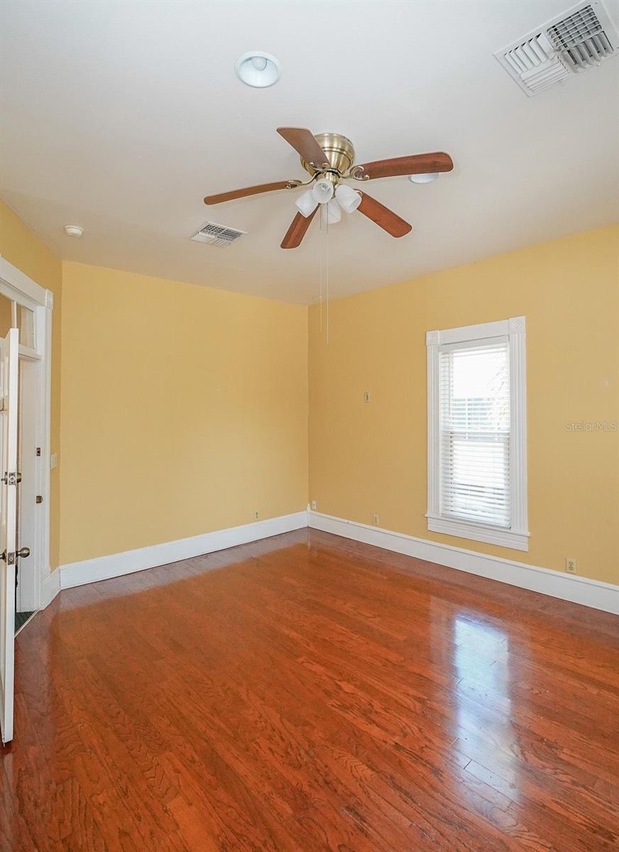333 S PLANT AVE — photo 13