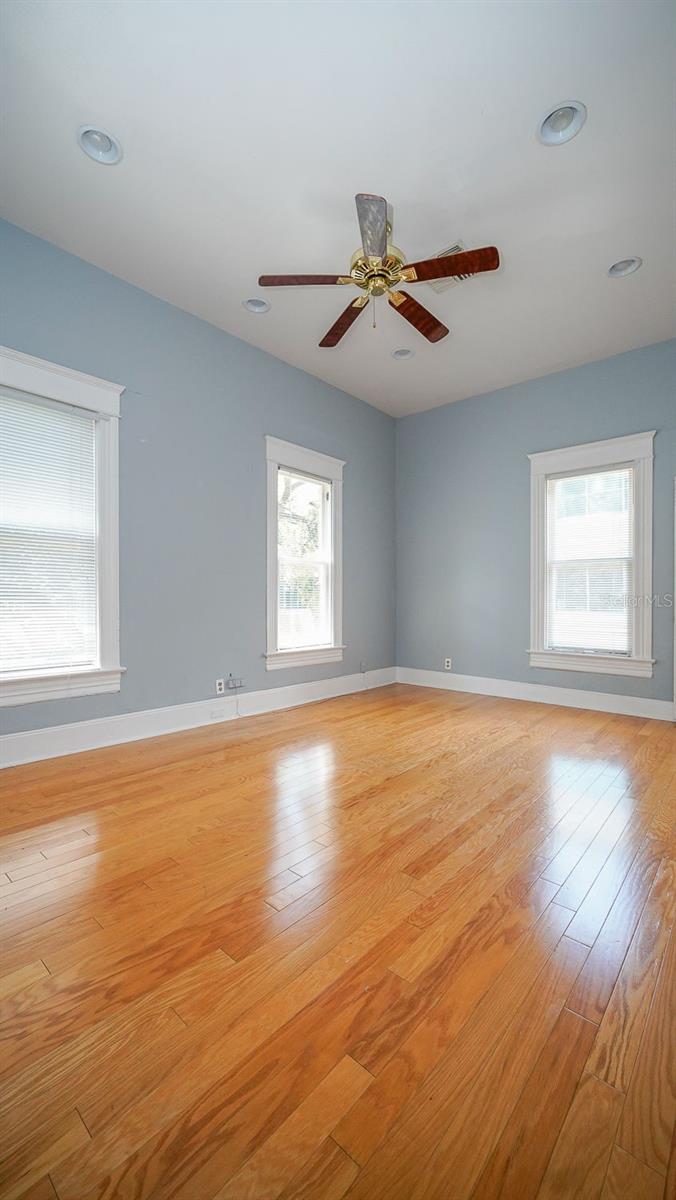 333 S PLANT AVE — photo 17