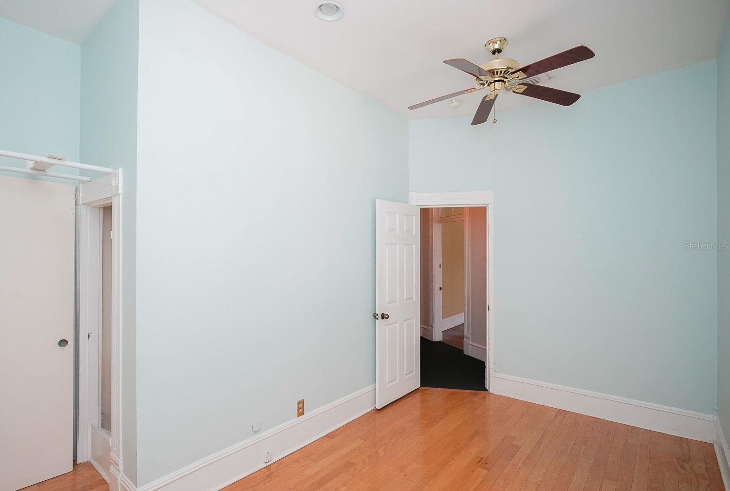 333 S PLANT AVE — photo 24