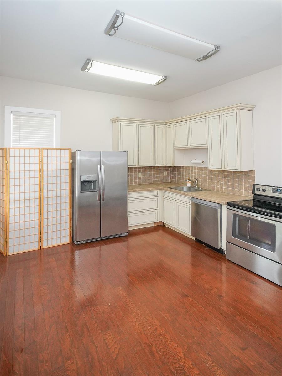 333 S PLANT AVE — photo 50