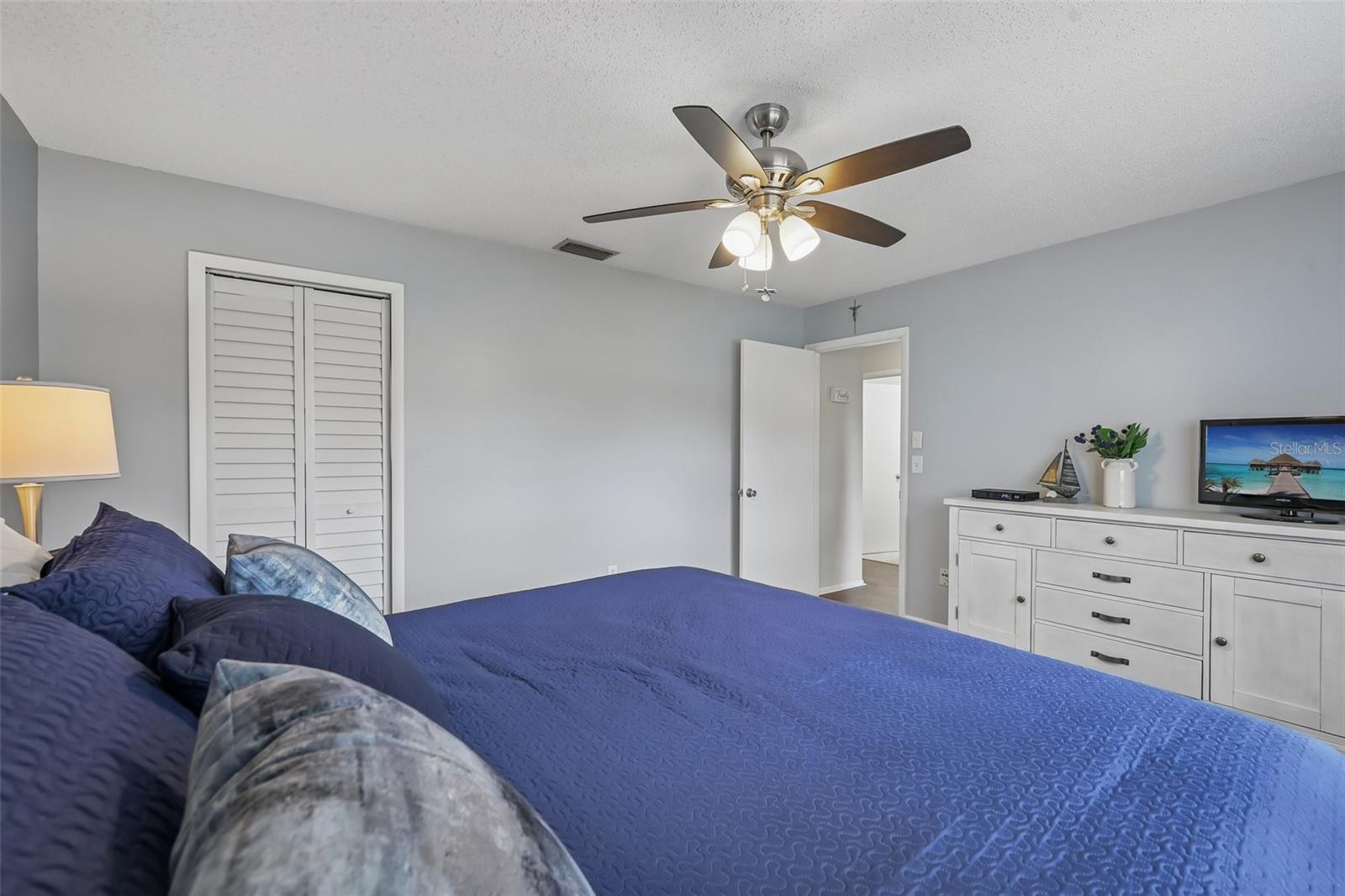 390 301 BLVD W #4D — photo 20