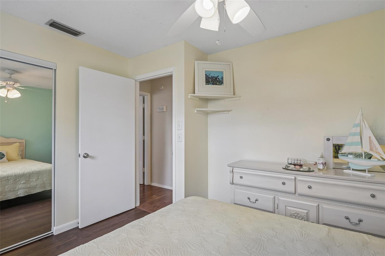 390 301 BLVD W #4D — photo 15