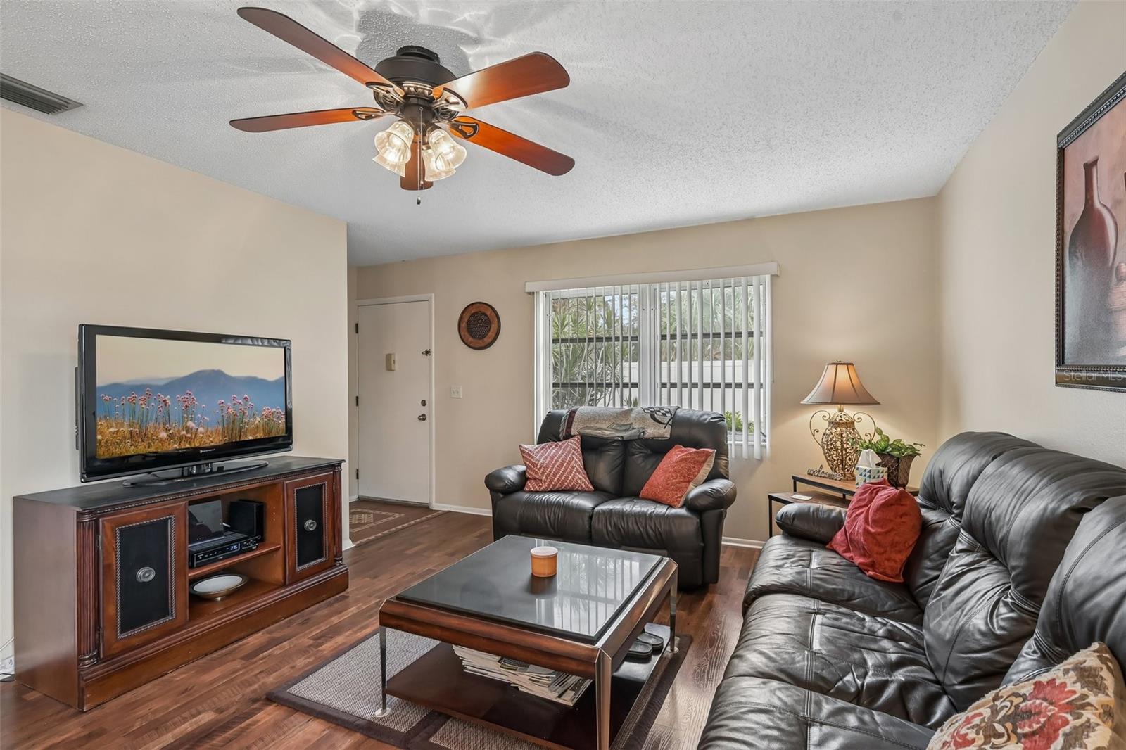 390 301 BLVD W #4D — photo 4