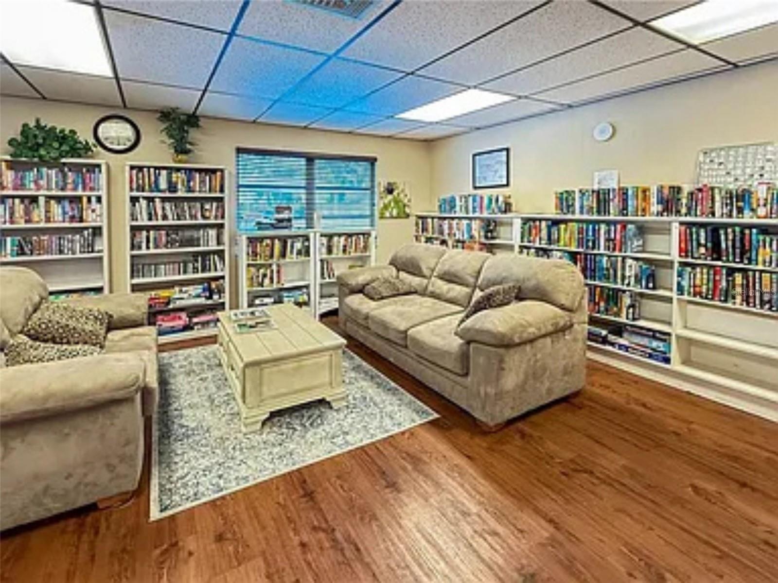 390 301 BLVD W #4D — photo 30