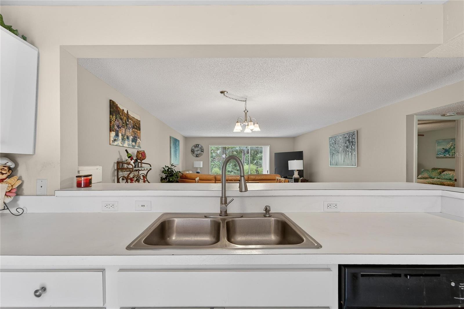 593 LAKESIDE DR #593 — photo 32