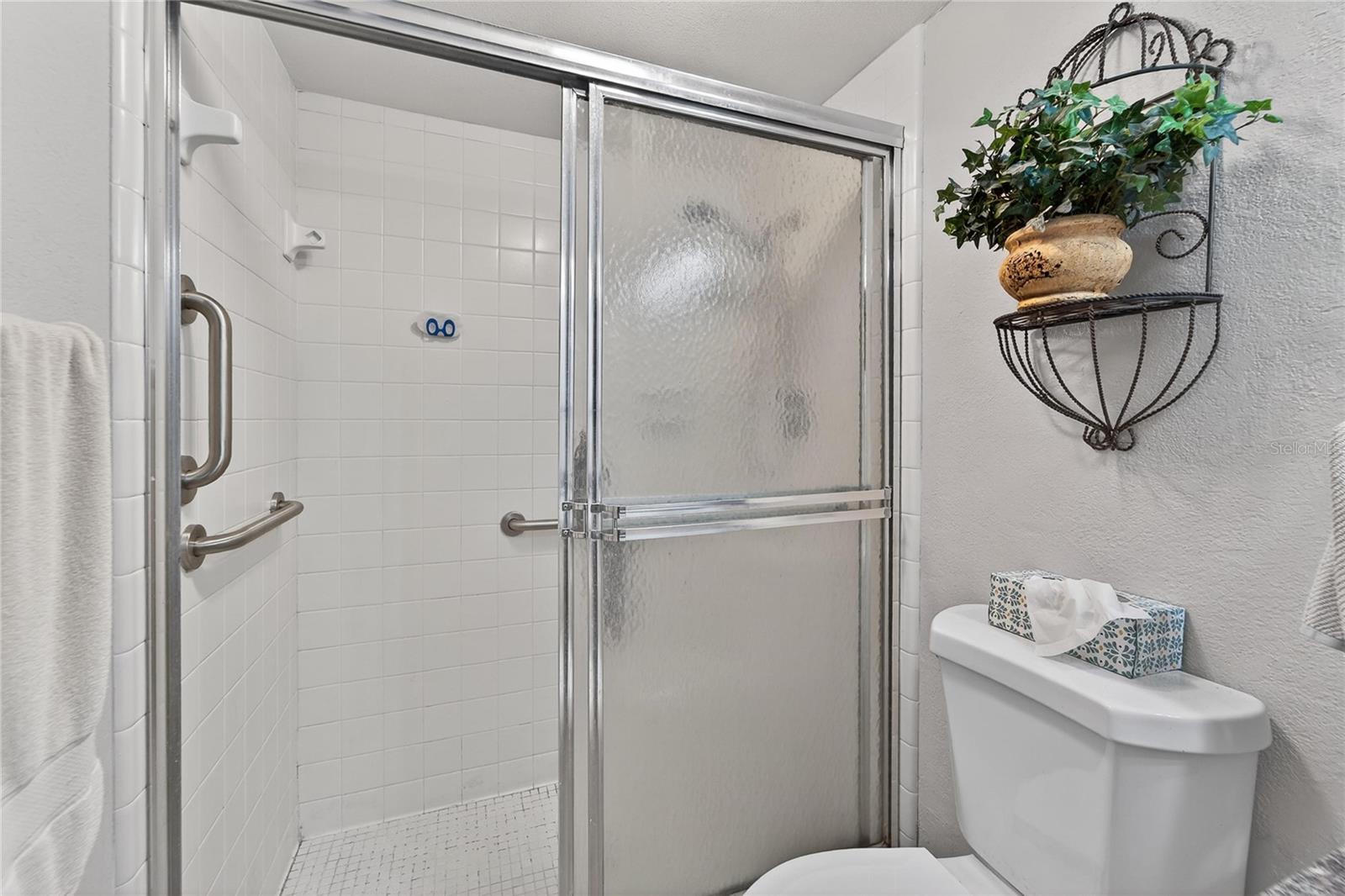 593 LAKESIDE DR #593 — photo 23